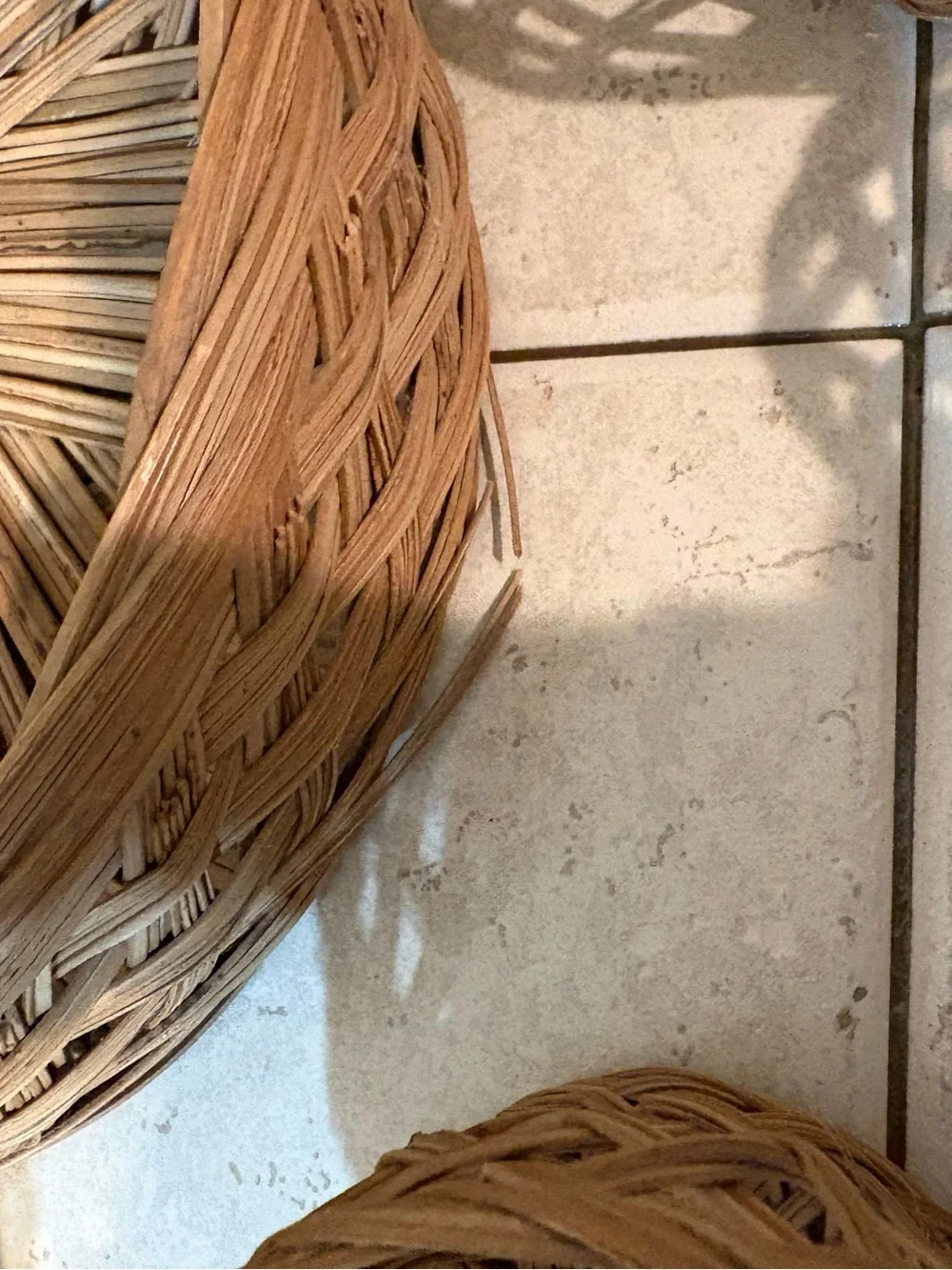 Vintage / antique set of 7 wicker basket cup holders and basket.